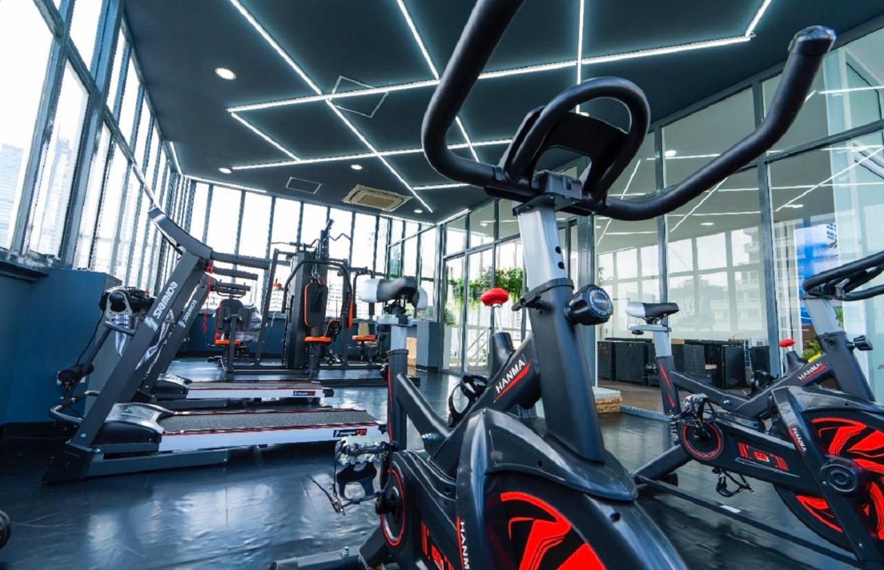 Sapphire hotel Silom Bangkok 蓝宝石曼谷酒店 Bagian luar foto A gym in China