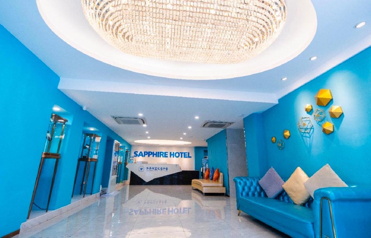 Sapphire hotel Silom Bangkok 蓝宝石曼谷酒店 Bagian luar foto Sapphire Hotel