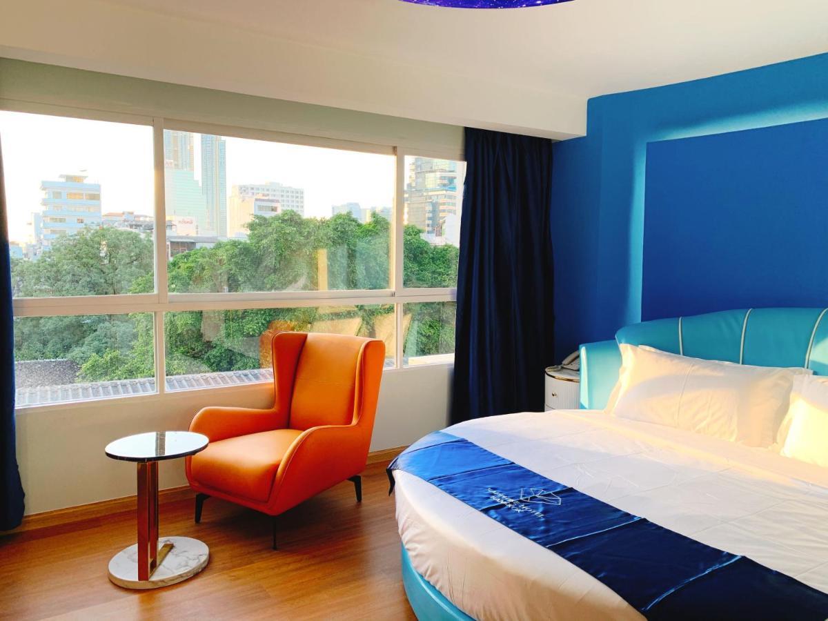 Sapphire hotel Silom Bangkok 蓝宝石曼谷酒店 Bagian luar foto